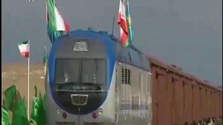 Axundi: İran EKO regionunun ticarətinin genişləndirilməsində mühüm rol oynayır