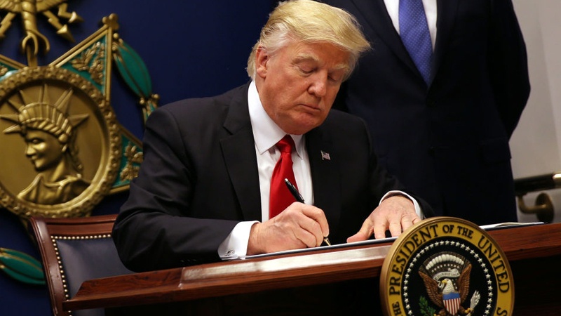 ئەگەری شەڕی بازرگانیی لەنێوان ئەمریکاو ئەورووپا دوای کشانەوەی ترەمپ لە هەنگاوی هاوبەشی ناڤۆکی