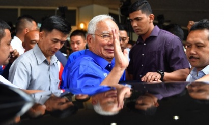 Bivšem premijeru Malezije zabranjeno da napusti zemlju