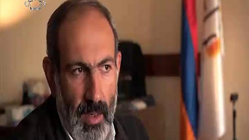 Ermənistan müxalifəti hərbi vəziyyət rejiminin ləğvini tələb edir