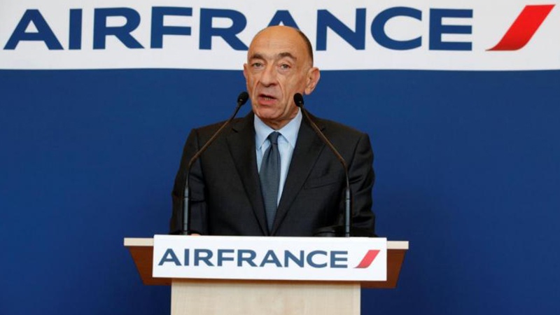 Air France-in direktoru istefa verib