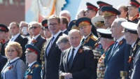 Netanjahu pored Putina promatra rusku vojnu moć na Crvenom trgu

