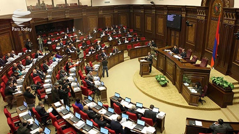 Ermənistan parlamenti Paşiniyanın istəyini yerinə yetirməyib