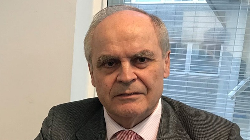 ڕەخنەی نوێنەری پێشووی بەریتانیا لە ئاژانسی وزەی ئەتۆمی لە چوونەدەری ئەمریکا لە ڕێککەوتنی ئەتۆمیی ئێران