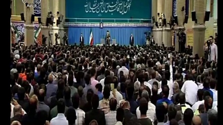 İNQİLAB RƏHBƏRİ: AMERİKALILAR REGİONDAN SİLİNƏCƏKLƏR