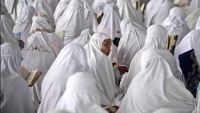 Muslimanske djevojčice uče Kur'an tokom mjeseca Ramazana na Sumatri, u Indoneziji