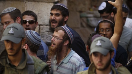 Jevrejski radikali u pratnji policije upali u Al-Aksu