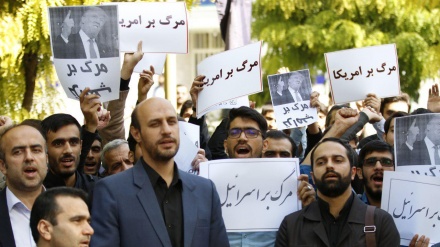 تہران کی یونیورسٹیوں کے طلبا کا امریکا مخالف مظاہرہ 