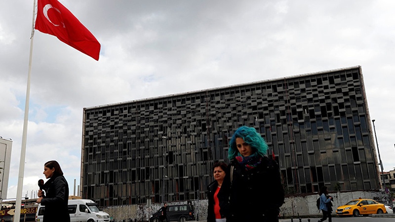 صیہونی سفارتکار میڈیا کے سامنے ترکی سے بے دخل