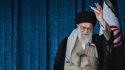 U Teheranu je bajram-namaz predvodio lider Islamske revolucije ajatollah Sejid Ali Hamnei