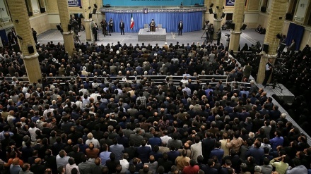  ڕێبەری مەزنی شۆڕشی ئیسلامیی ئێران: مەجلیس لە بارەی خەباتی دژی تیرۆریزم و پارە سپی کردنەوە سەربەخۆیانە بجوڵێتەوەو یاسا دابنێت