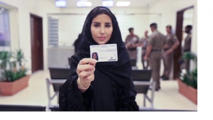 Saudijska Arabija izdala prvih 10 vozačkih dozvola ženama