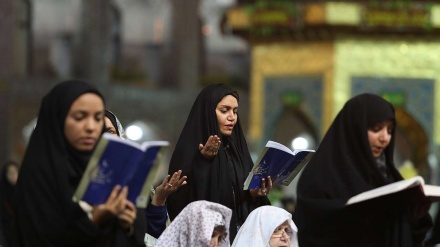  بەڕێوەچوونی ڕێ وڕەسمی ئەحیای یەکەم شەو لە شەوانی قەدر لە ئێرانی ئیسلامی