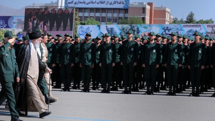 دیداری ڕێبەری باڵای شۆڕشی ئیسلامی لەزانکۆی ئیمام حسێن (ع)