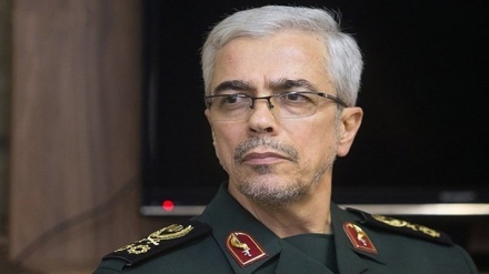 دیداری سەرۆکی ئەرکانی گشتیی هێزە چەکدارەکانی ئێران لەگەڵ سەرۆک کۆماری پاکستان لە ئیسلام ئاباد