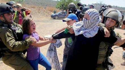 صیہونی درندوں کا فلسطینی خواتین پر ظلم و تشدد