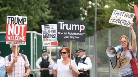 Tramp u Londonu dočekan protestima: 'Gubi se odavde, idi kući'