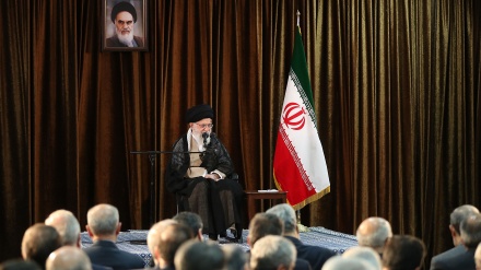 امریکا سے مذاکرات یا رابطے کا کوئی فائدہ نہیں، رہبرانقلاب اسلامی 