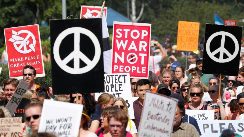 Tramp geniş xalq etirazları arasında Helsinkiyə daxil olub