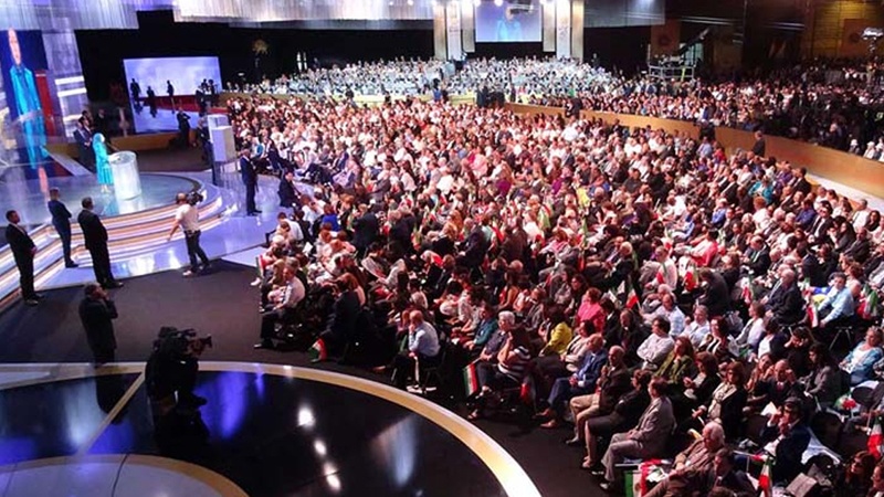 Paris bir daha terrorçu münafiqlər qruplaşmasına qucaq açdı