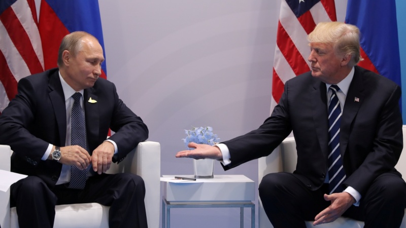 Amerika senatorları ABŞ prezidentinin Putinlə görüşdə zəifliyini qınayıblar

