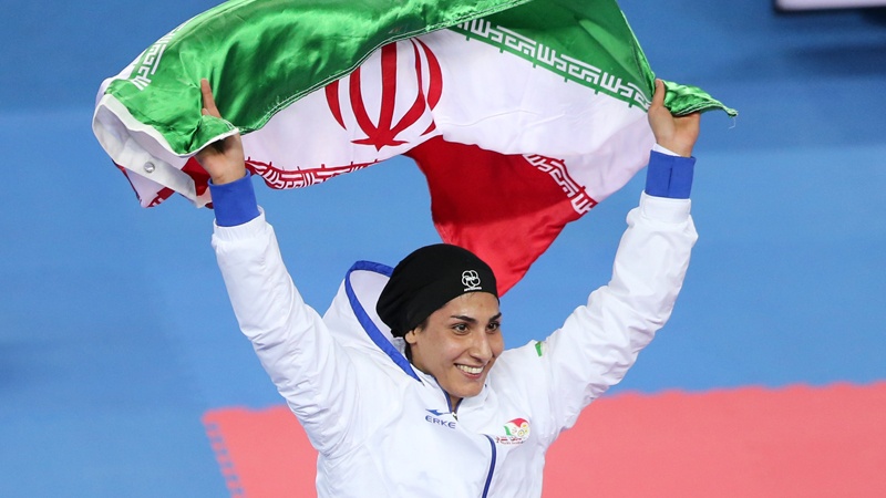 İranlı qadın karateçi Paris liqasının qızıl medalını qazanıb