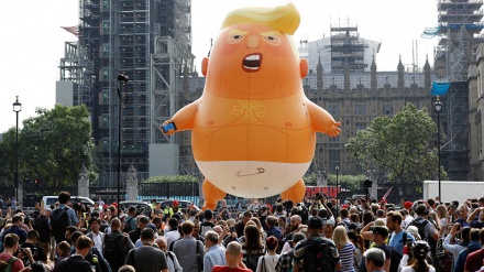 Tramp ilk dəfə İngiltərədə: 