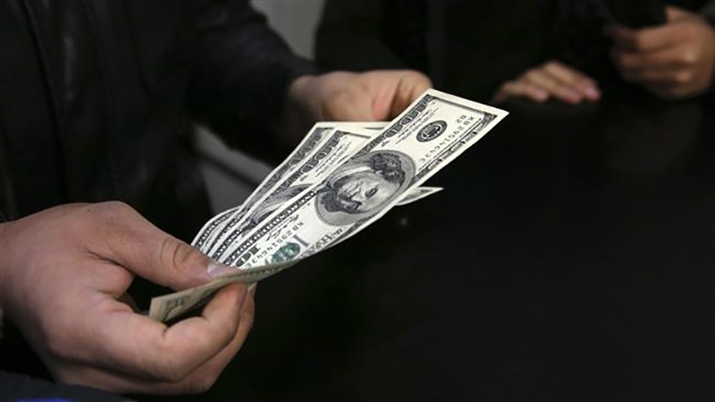 Američki trgovinski deficit obara sve rekorde, a prate ga prazni penzijski fondovi