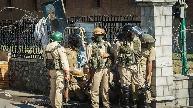 کشمیر میں جھڑپ، 2 ہلاک 5 زخمی