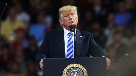 Tramp pis hisslər keçirdiyini deyir