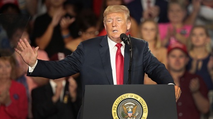 ترامپ: لەگەڵ ئوون  پێوەندییەکی بێ وێنەم هەیە 