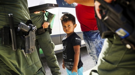 داخوازیی دیموکراتەکان بۆ گەڕاندنەوەی منداڵانی کۆچبەر بۆ باوەشی خێزانەکانیان