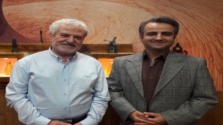 زۆر خۆشحاڵم کە توانیم لەگەڵ کوردانی نێو وڵات و دەرەوەی ئێران ، قسان بکەم
