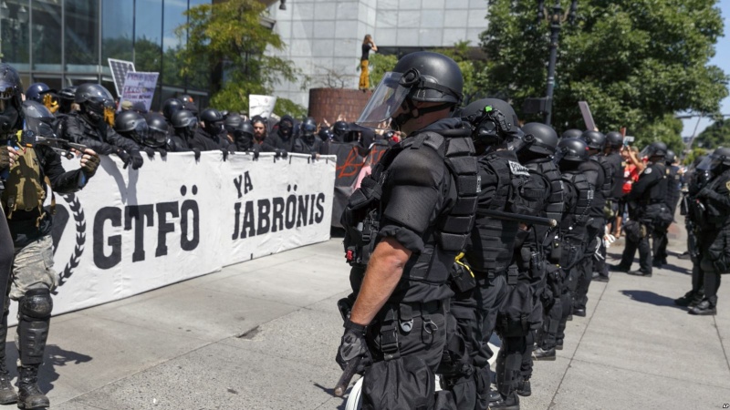 ABŞ-da polisin aksiyaçılarla kobud rəftarına etiraz edilib
