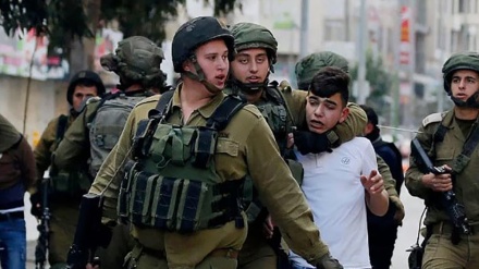 Izraelske snage privele osam Palestinaca, uključujući jednog novinara