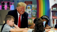 Donald Trump u dječjoj bolnici u Ohaju