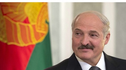 Lukaşenko post-sovet ölkələrinə necə nüvə silahı əldə etməyi izah edib