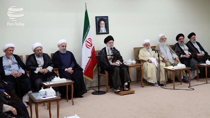 رہبر انقلاب اسلامی کی تمام میدانوں میں استقامت پر تاکید 
