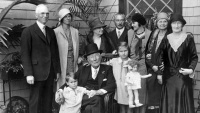 23.maj 1931: Džon Dejvis Rokfeler, najbogatiji Amerikanac u historiji, među članovima porodice i rodbine