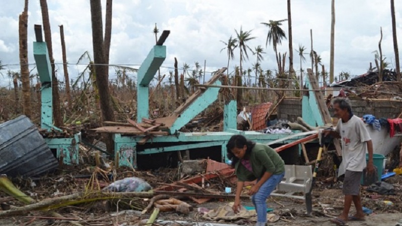 Tajfun opustošio Filipine, poginulo najmanje 12 osoba