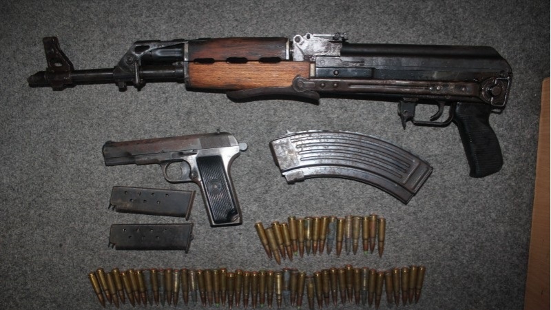 Uhapšeno11 osoba zbog nelegalnog držanja oružja, iznude i droge