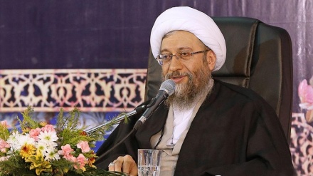 ئامولی لاریجانی : جیهانی  ئیسلام تووشی  تێرۆڕیزمی  دەوڵەتی عەرەبستانی سەعوودی یە .