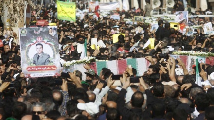  Meytên şehîdên bûyera têrorîstî ya li Ehwazê bi merasimekê hatin definkirinê