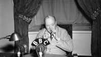 14. maj 1943: Vinston Čerčil, premijer V.Britanije, prije govora na radiju