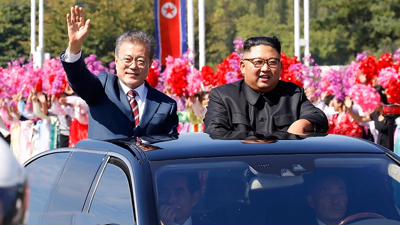 شمالی اور جنوبی کوریا کے رہنماؤں کے درمیان پرجوش ملاقات 