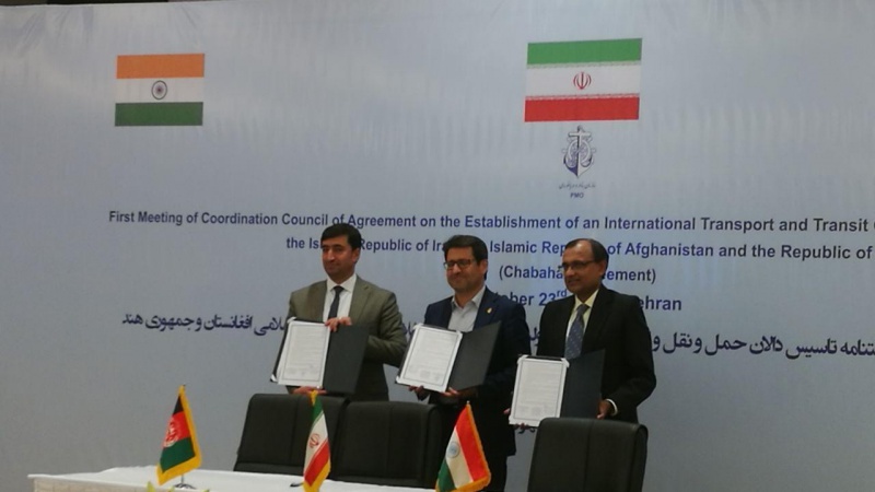 چابہار بندرگاہ  کے بارے میں ایران، ہندوستان اور افغانستان کے درمیان تعاون کے سمجھوتے پر دستخط