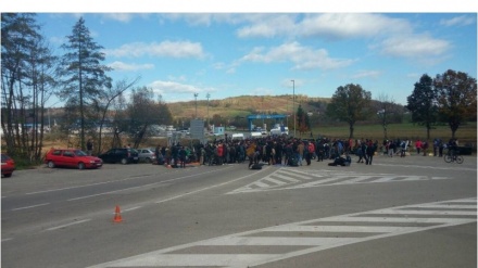 Više od 100 migranata koji su krenuli za Bihać vraćeno u Sarajevo