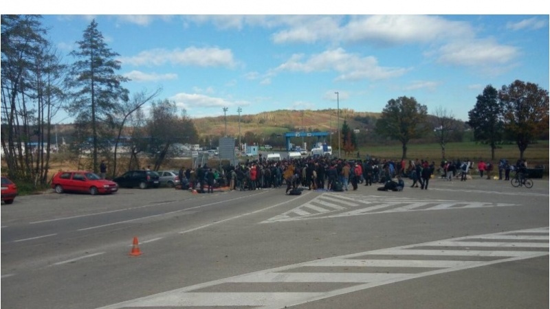 Više od 100 migranata koji su krenuli za Bihać vraćeno u Sarajevo