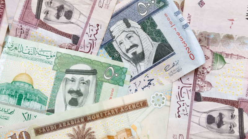ڈالر کے مقابلے میں سعودی ریال کی قدر میں کمی 