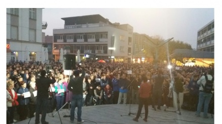 Građani Bihaća traže hitno rješenje situacije s migrantima